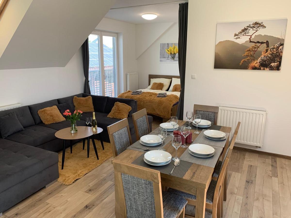 Gaj  Cozy 2-Bedroom Vacation Apartment With Entire Top Floor מראה חיצוני תמונה