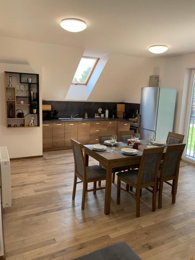 Gaj  Cozy 2-Bedroom Vacation Apartment With Entire Top Floor מראה חיצוני תמונה